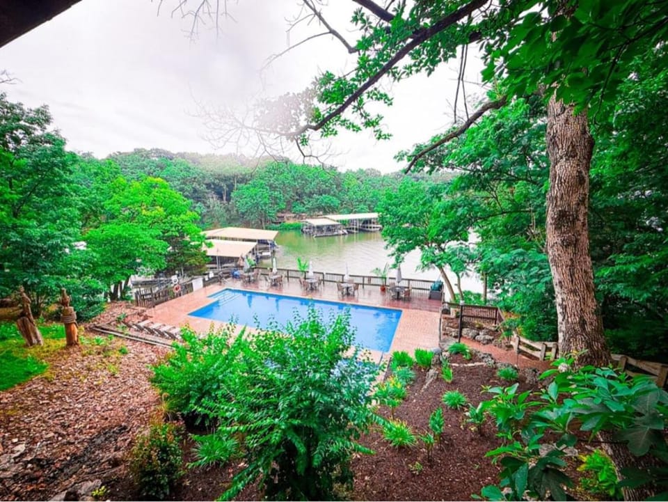 Lakefront Treetop Village 3BD3BADeckPool-6PP House in Village Four Seasons