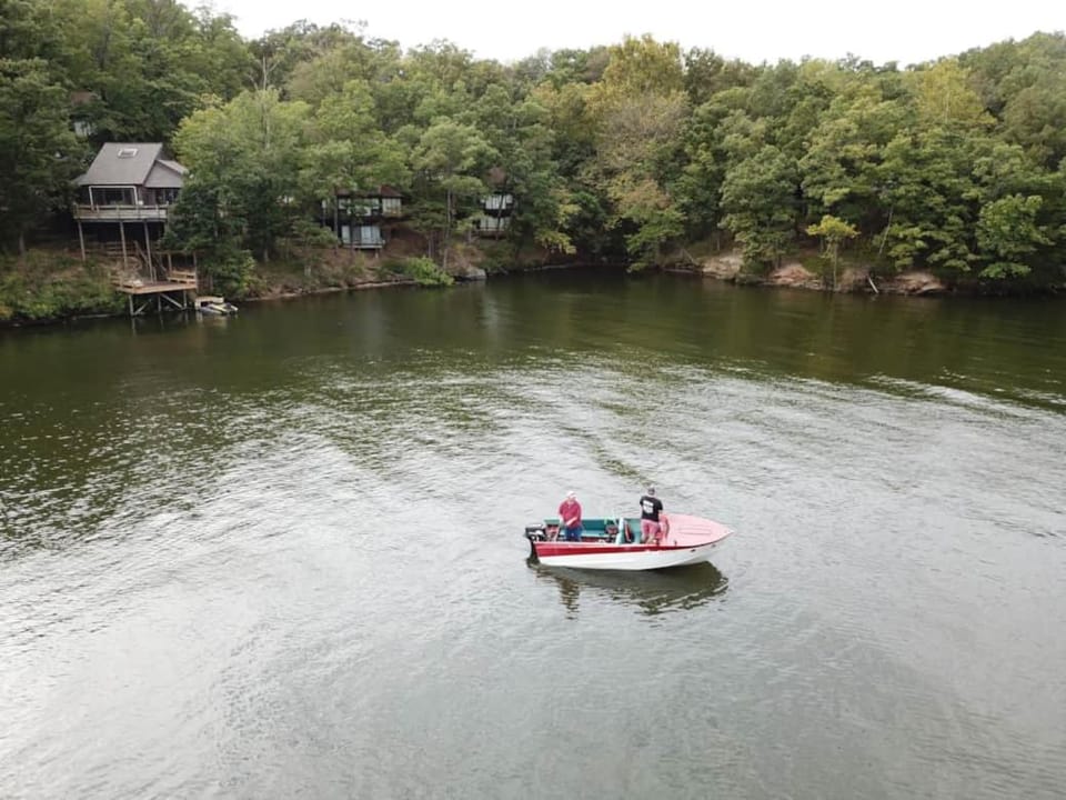 Treetop Village-3Bed3BathPoolsDocks6-8PP House in Village Four Seasons