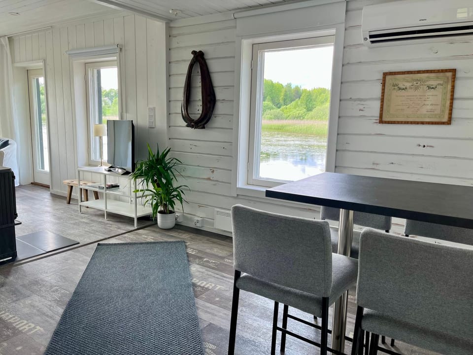 Villa Laituri Enäjärven rannalla Chalet in Uusimaa