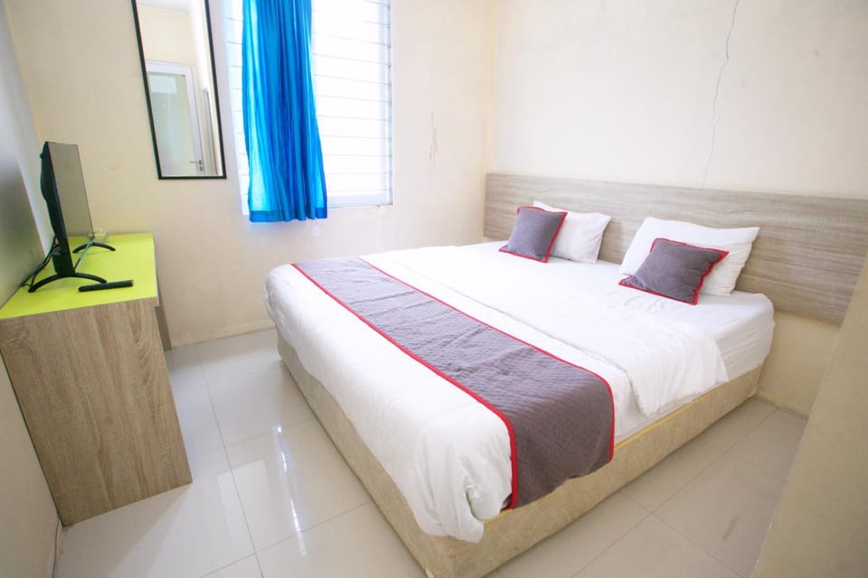Bed, TV and multimedia, Photo of the whole room, Bedroom