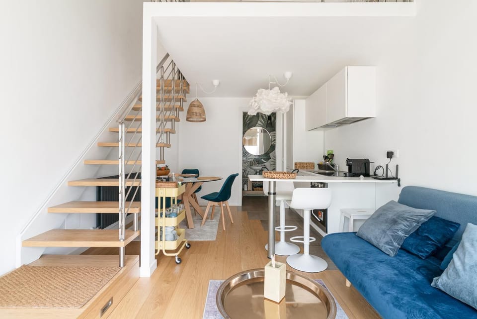Kitchen or kitchenette, Living room, Seating area, Dining area