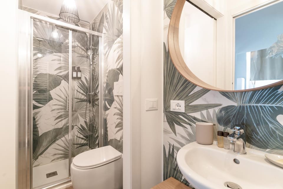 Shower, Toilet, Bathroom, towels