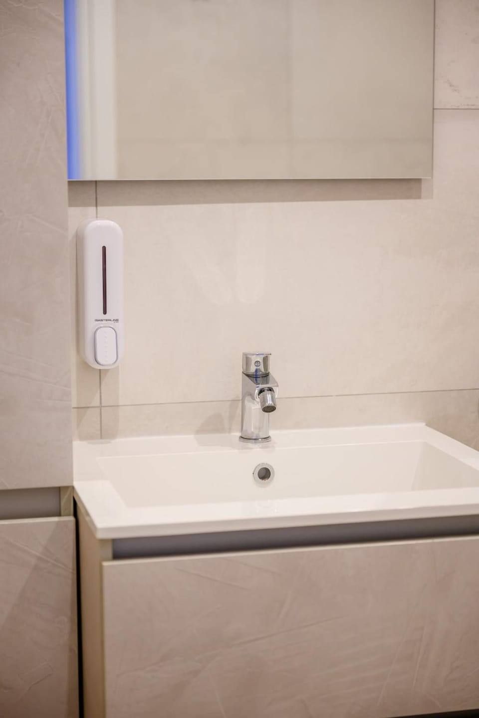 Modern Sliema Flat, Walk to Shops & Bus - Sleeps 3 Apartment in Sliema