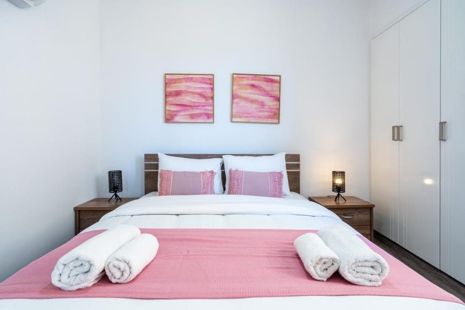 Bed, Bedroom, towels, wardrobe, air conditioner