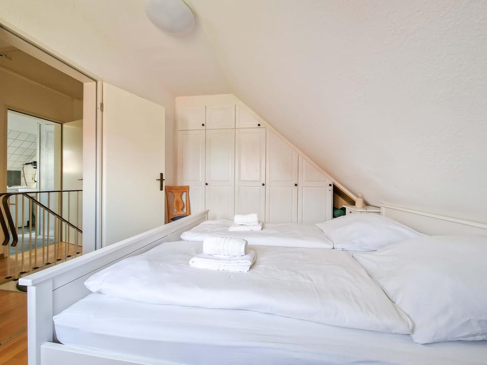 Bed, Bedroom, wardrobe