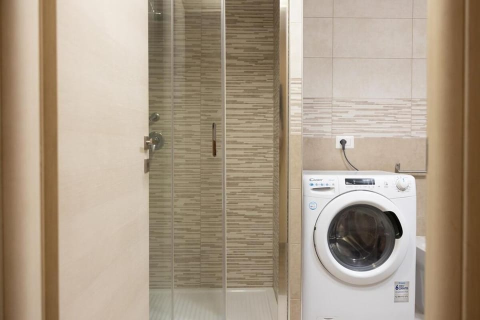 Shower, Bathroom, washing machine