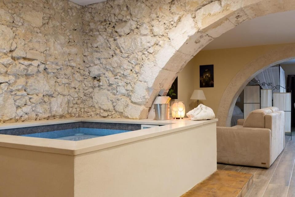 Hot Tub, Pool view