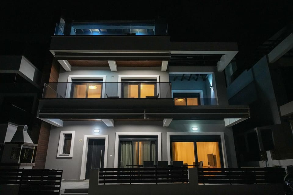 Property building, Balcony/Terrace