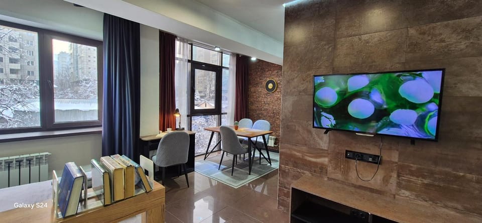 Cozy studio close to Dostyk Plaza Apartment in Almaty