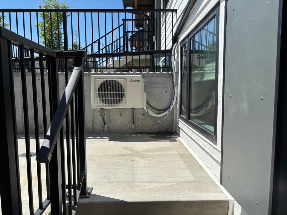 Cozy & Stylish AC Suite Near YYC Airport Apartment in Calgary