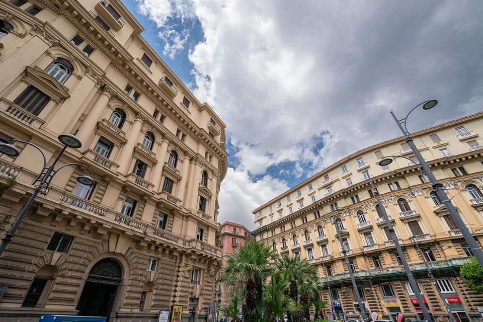 Property building, Day, City view, Location
