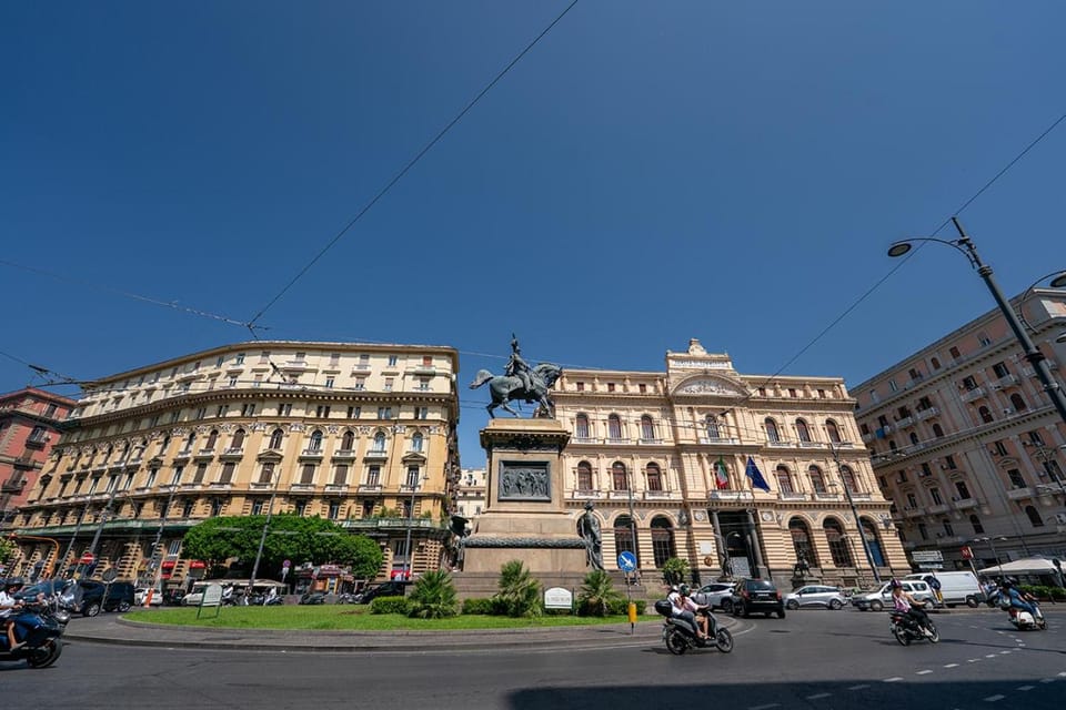 Property building, Day, City view, Landmark view, Location, Parking