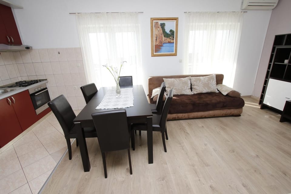 Apartments Dundić Apartment in Makarska