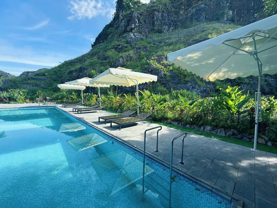 Trang An River Sunshine Nature lodge in Laos
