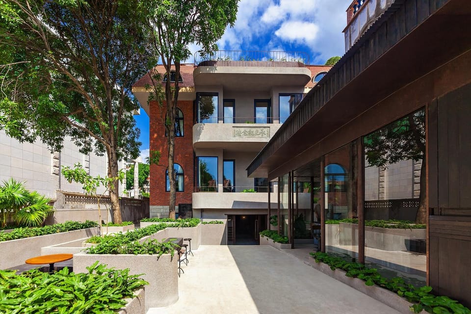 Property building, Day