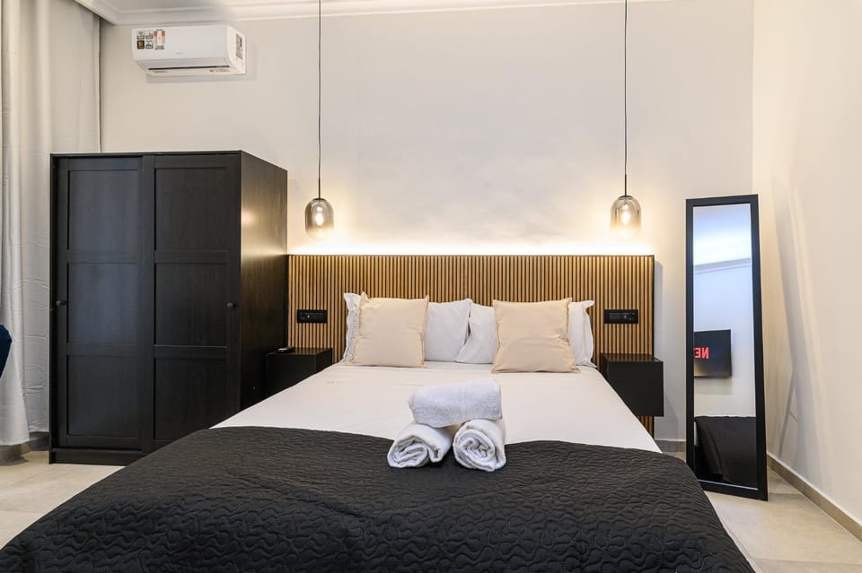 Bed, Photo of the whole room, Bedroom, towels, wardrobe, air conditioner