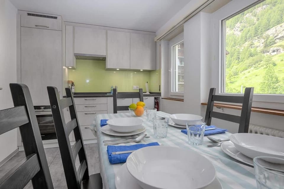 Breithorn View Apartment in Canton of Valais