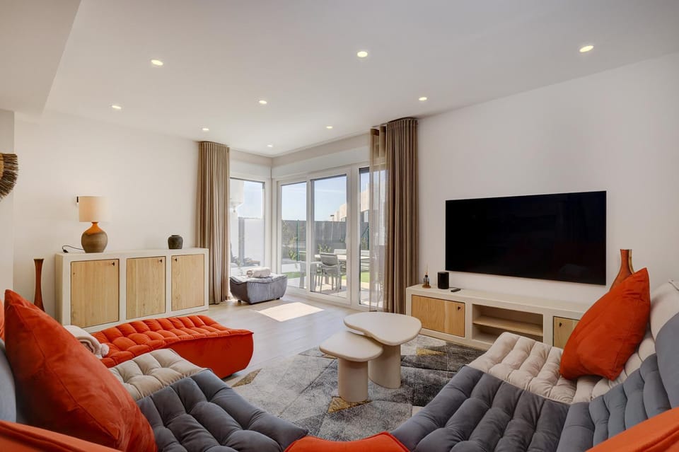 Communal lounge/ TV room, Living room
