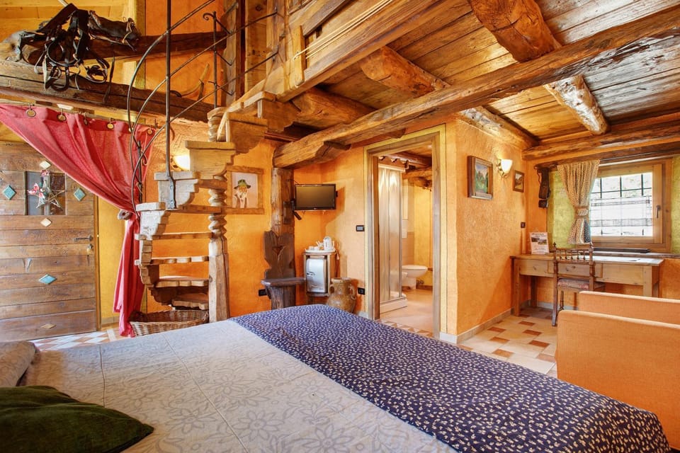 Property building, Bathroom, Living room