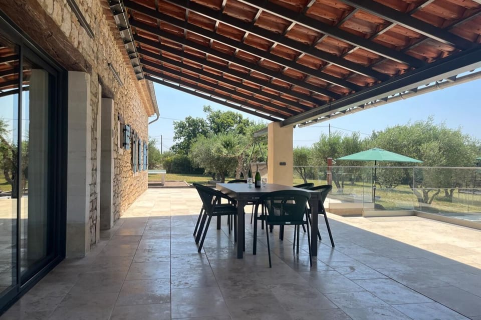 Property building, Patio, View (from property/room), Dining area
