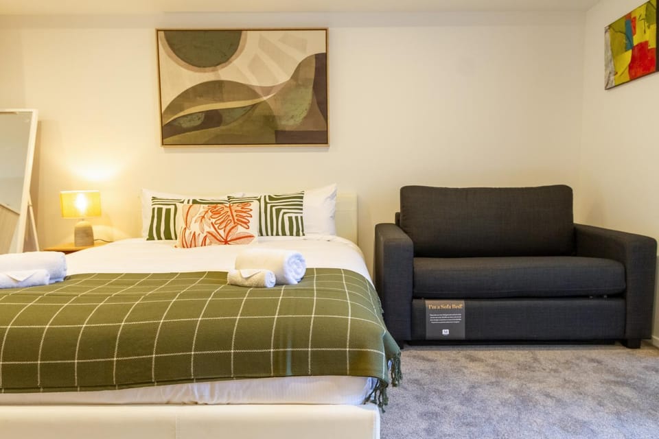 Bed, Living room, Bedroom