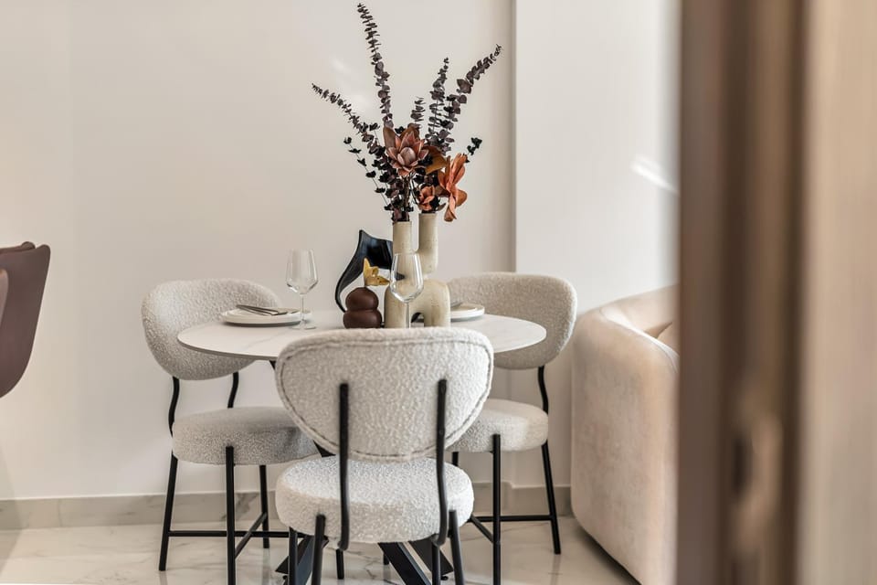 Living room, Dining area