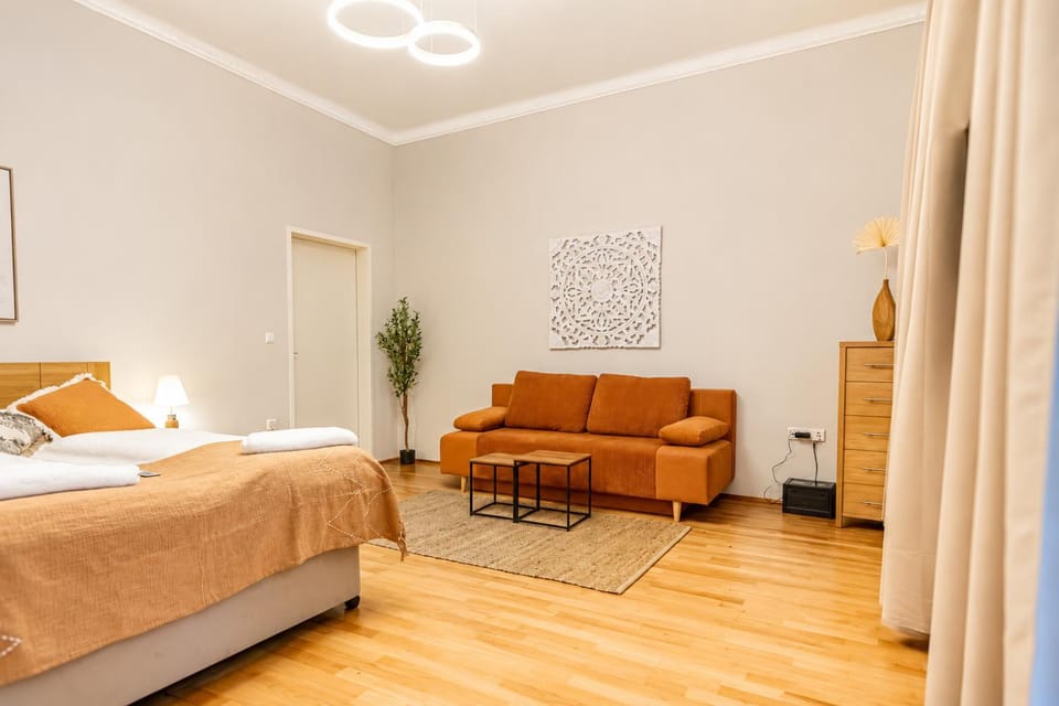Bed, Seating area, Bedroom