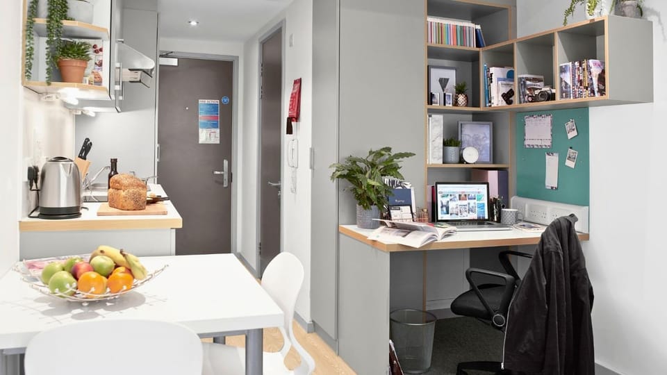 Kitchen or kitchenette