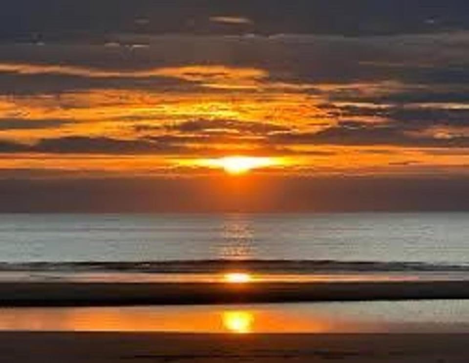 Seaside 2-Bed Caravan Retreat - Sleeps 6 & Parking House in Prestatyn