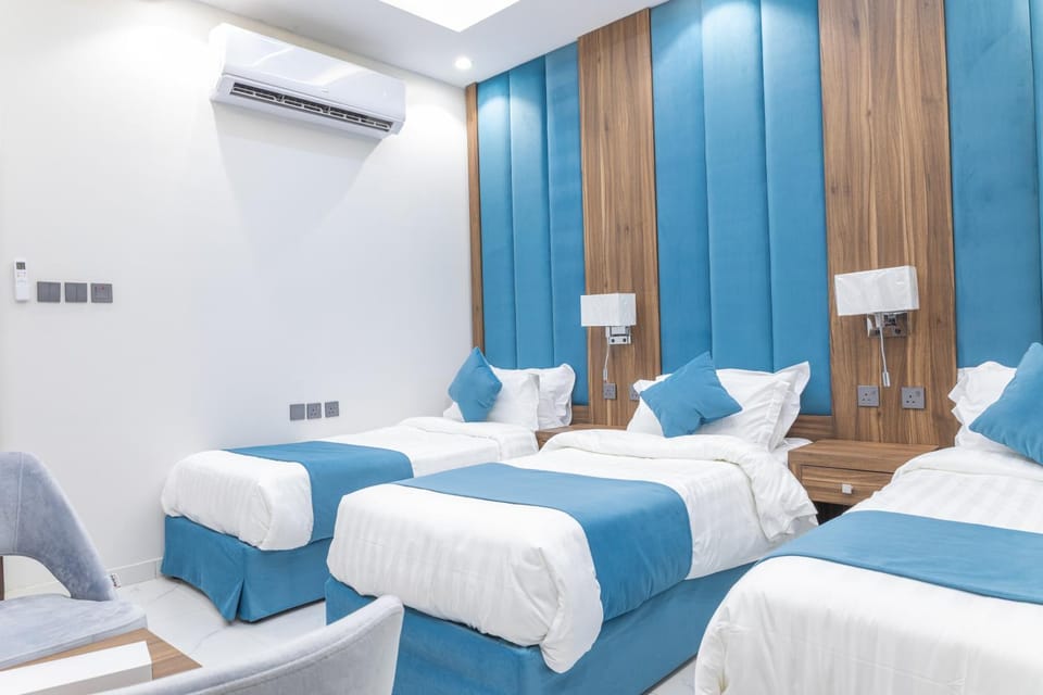 Bed, Photo of the whole room, Bedroom, air conditioner