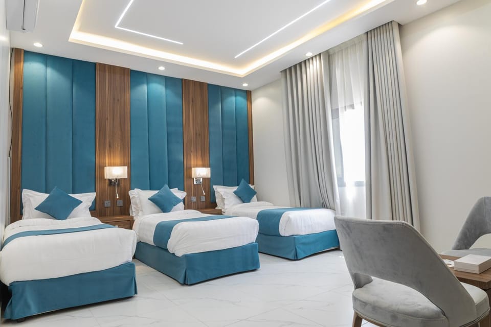 Bed, Living room, Photo of the whole room, Bedroom
