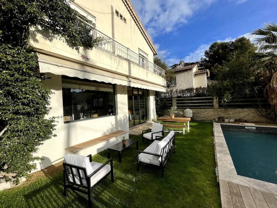 Property building, Patio, Day, Garden, Garden view, Pool view, Swimming pool, sunbed