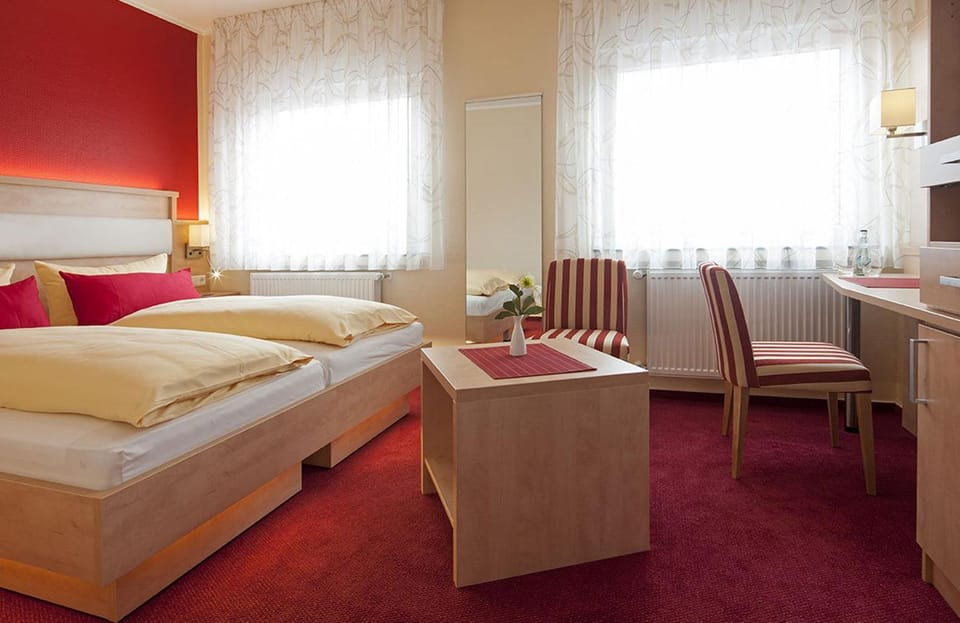 Bed, Living room, Photo of the whole room, Seating area, Bedroom