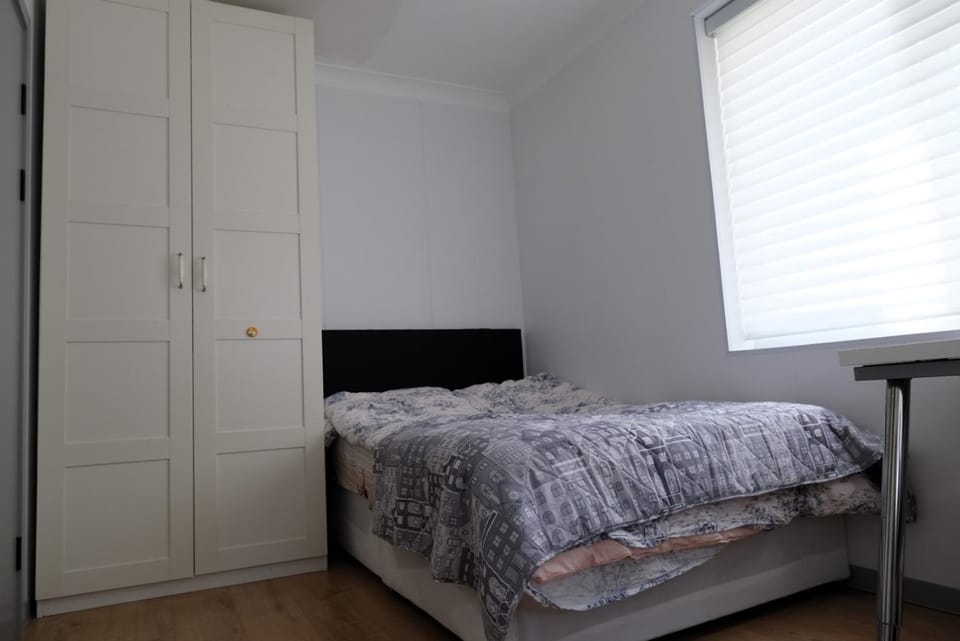 dundrum room in Dublin 14 Bed and Breakfast in Dublin