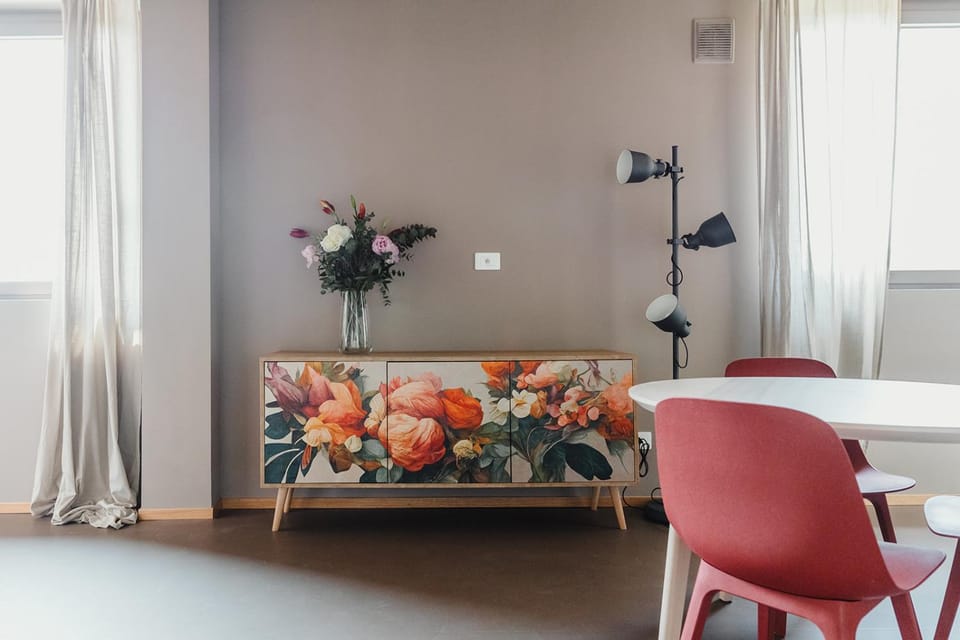 Living room, Dining area