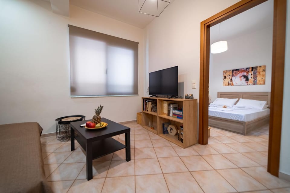 Bed, Living room, Photo of the whole room, Seating area, Bedroom