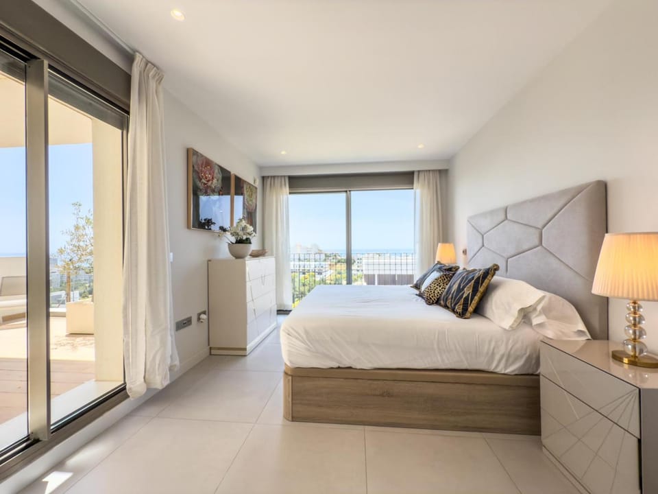 Bed, View (from property/room), Photo of the whole room, Bedroom