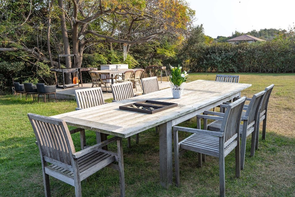 Garden, Dining area