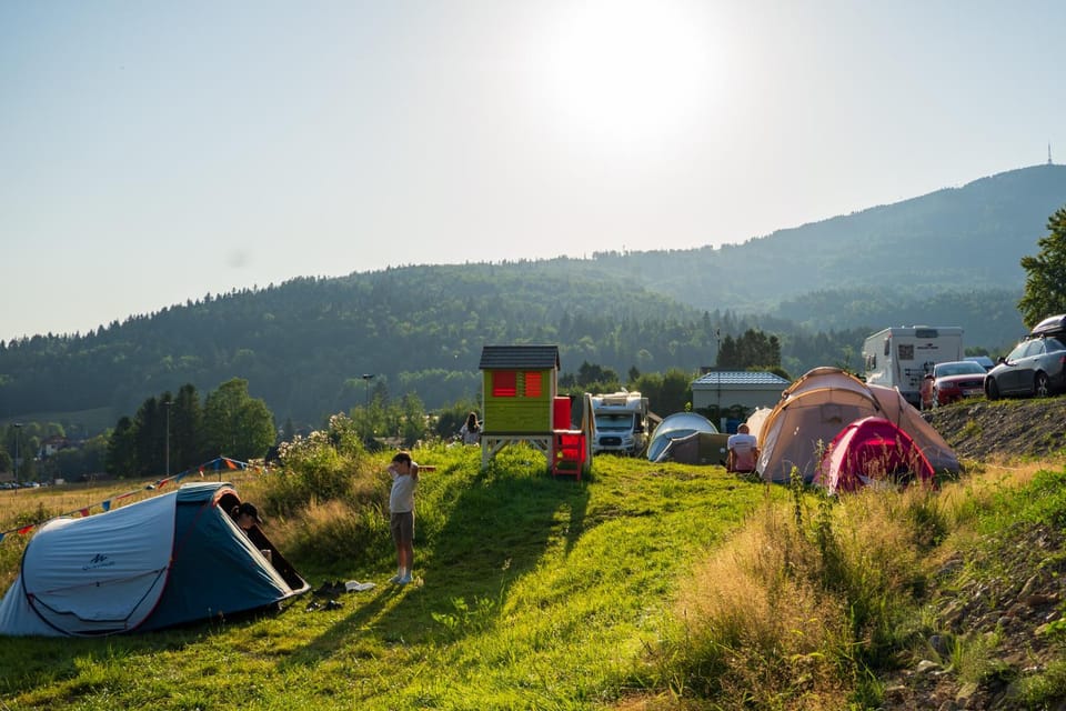 Zwalisko Camper Park Namioty Campground/ 
RV Resort in Poland