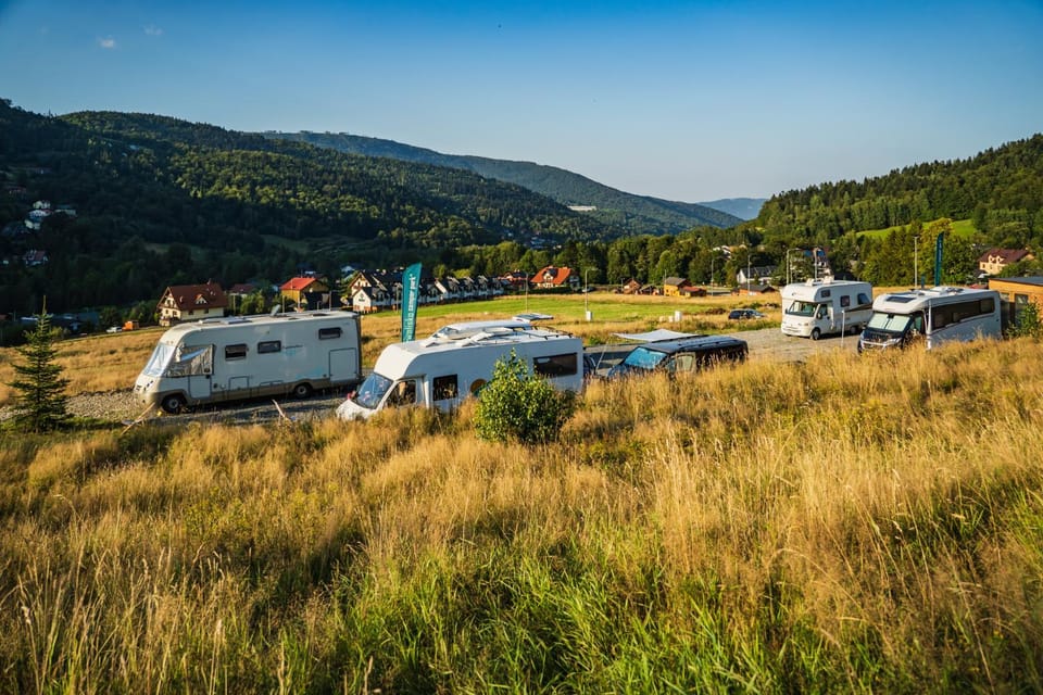 Zwalisko Camper Park Namioty Campground/ 
RV Resort in Poland