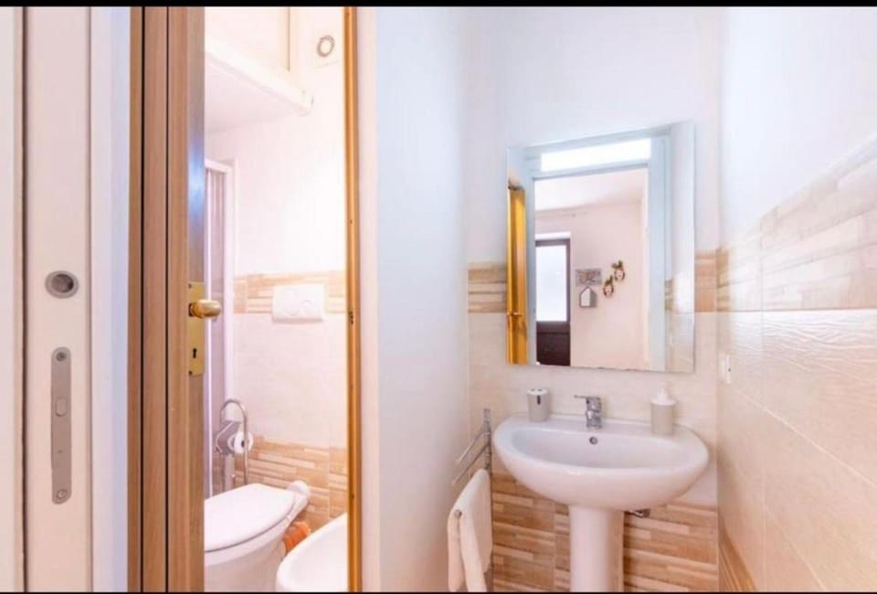 Shower, Toilet, Bathroom, bidet