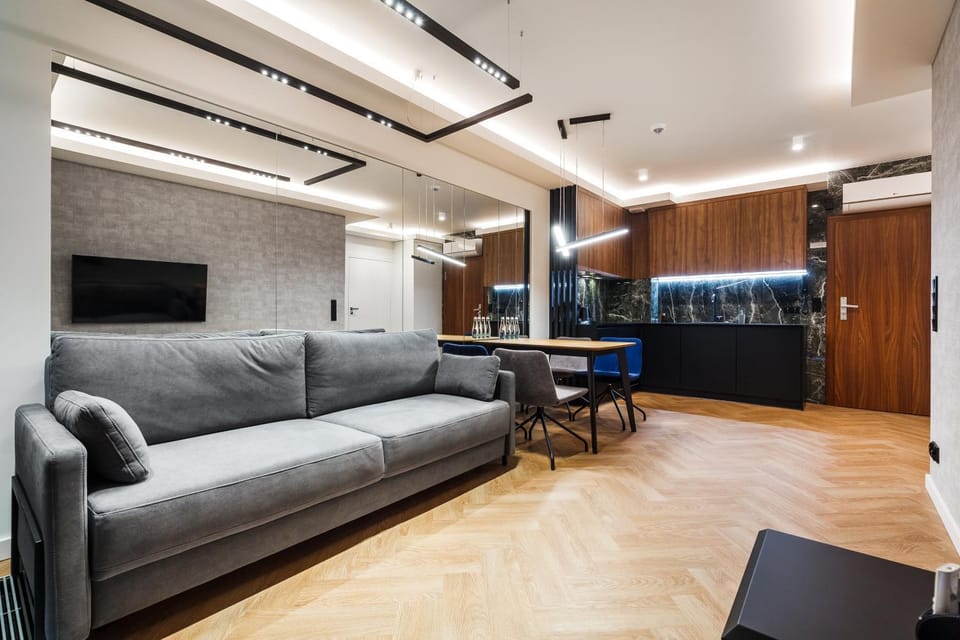 TV and multimedia, Kitchen or kitchenette, Living room, Seating area, Dining area