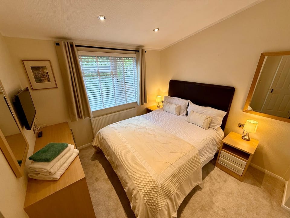 Acorn Lodge House in England