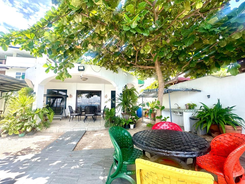 Kasa Mandulia Beachfront House House in Calabarzon
