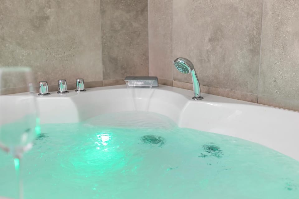 Hot Tub, Bathroom, Bath