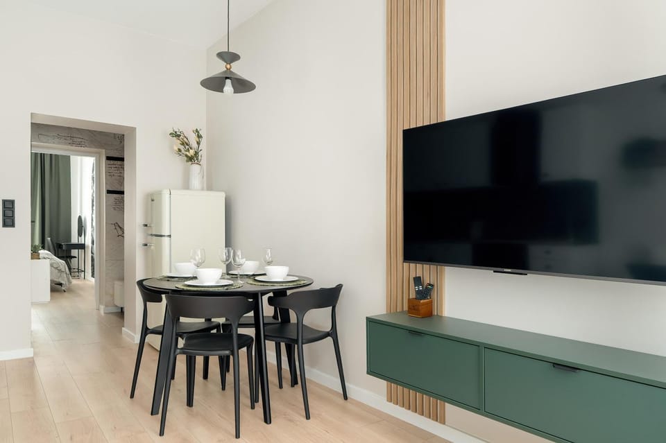TV and multimedia, Dining area