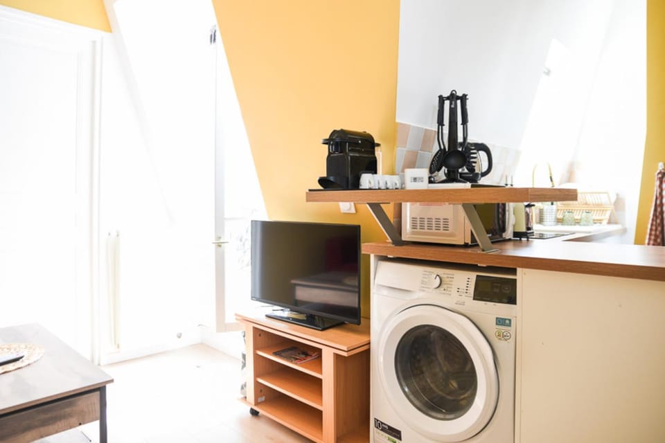 Apartment for 4 - near Square des Batignolles Apartment in Paris