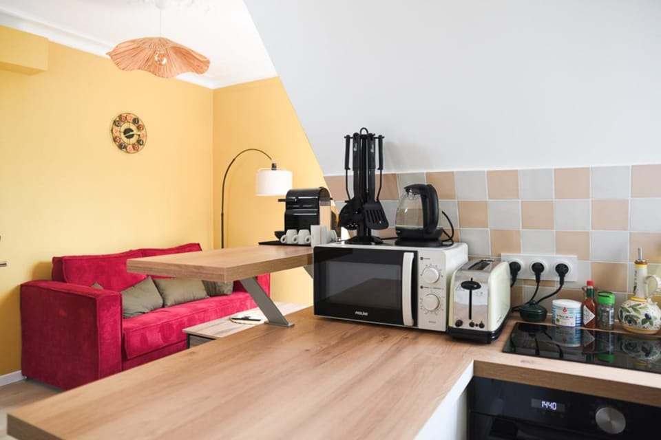 Apartment for 4 - near Square des Batignolles Apartment in Paris