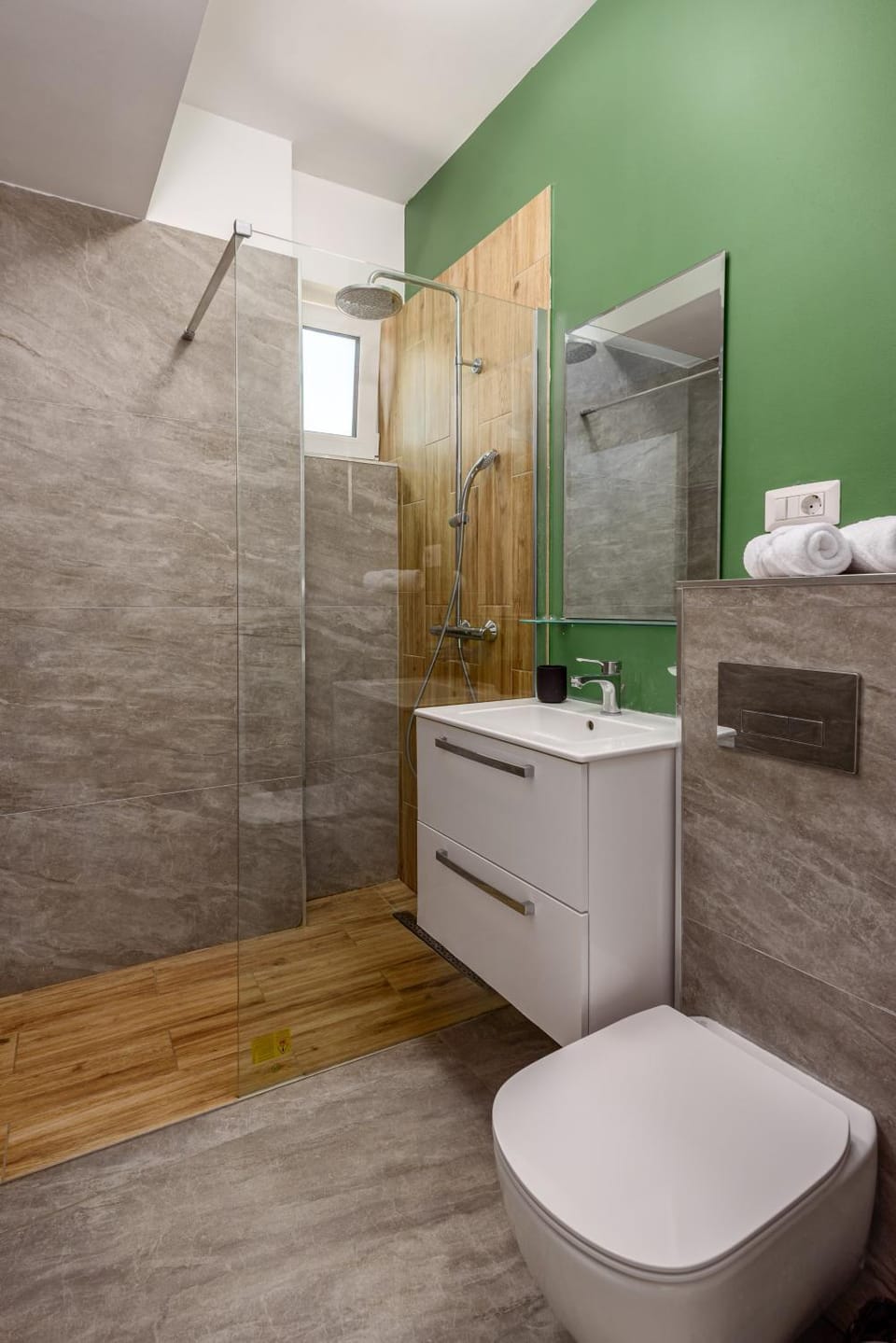 Shower, Toilet, Bathroom, towels