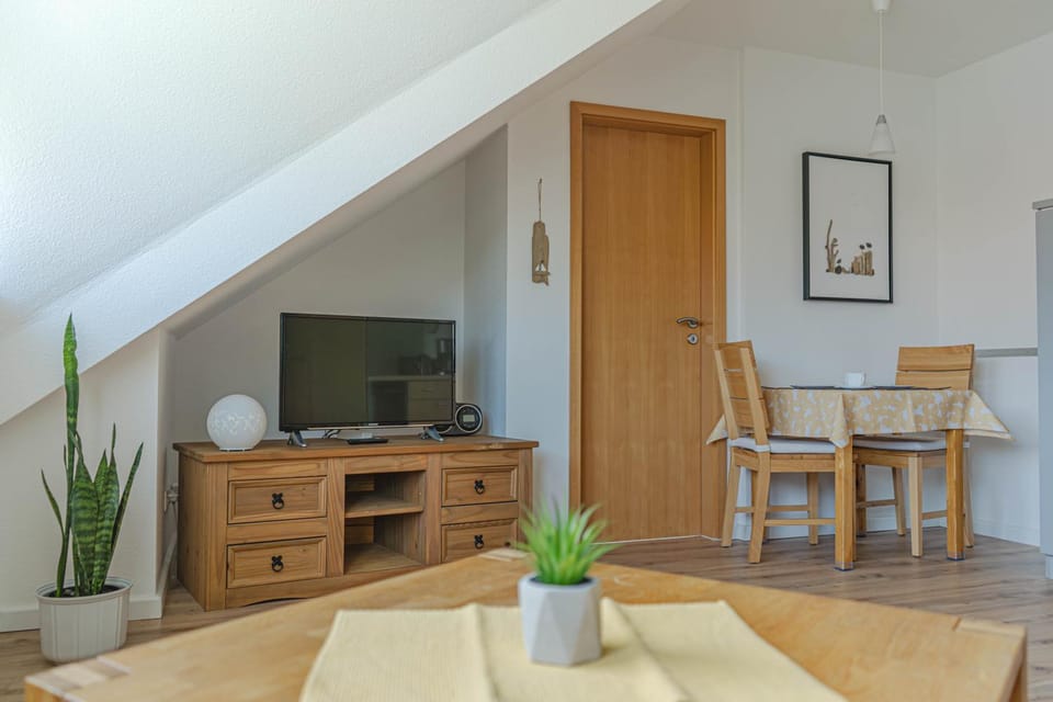 TV and multimedia, Dining area